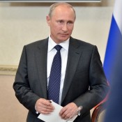  Путин разрешил россиянам иметь два загранпаспорта